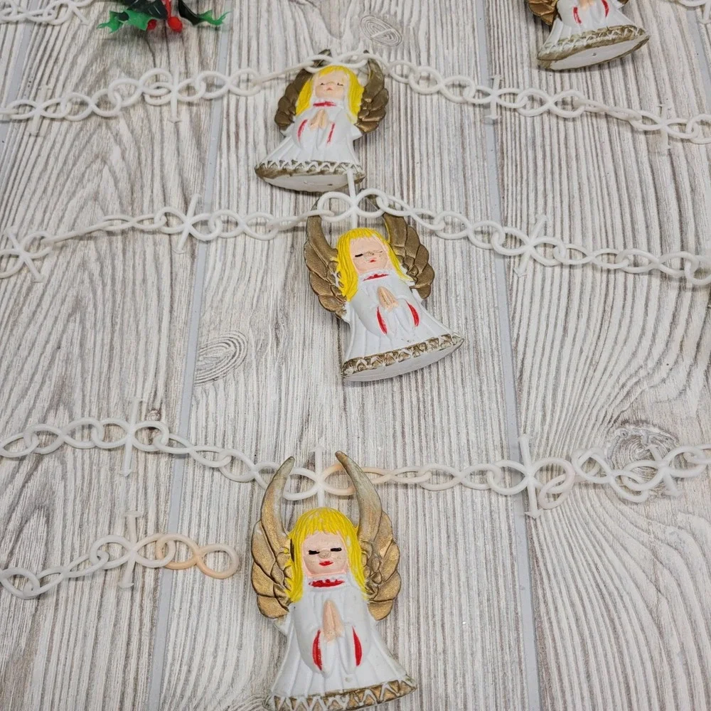 Christmas Blow Mold Angel Chain Garland Plastic Holly Berries 110‎ inch Vtg